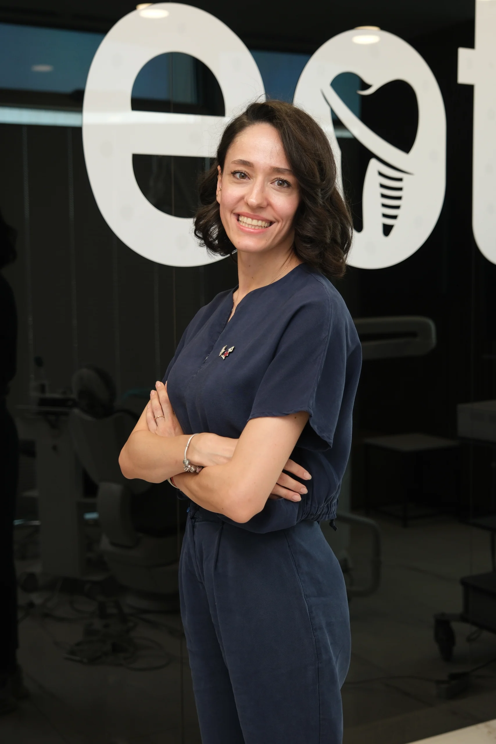 Uzm. Dt. Ayfer Burcu AYDOĞDU, Ankara Diş Hekimi, Diş Doktoru, Dişçi, Çocuk Diş Hekimliği Uzmanı
